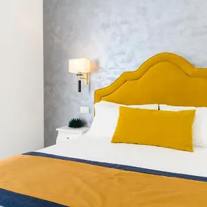 Luxury House לינה וארוחת בוקר